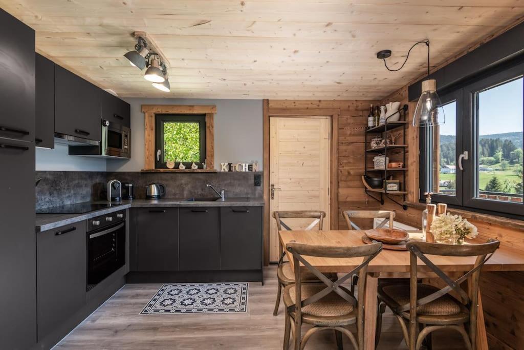 ג'רארדמר Charmant Chalet Cosy & Paisible En Pleine Nature - Refuge Idyllique Pour 5P מראה חיצוני תמונה
