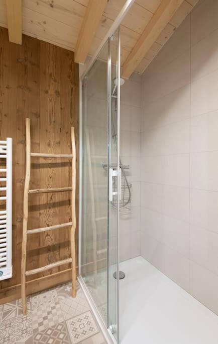 ג'רארדמר Charmant Chalet Cosy & Paisible En Pleine Nature - Refuge Idyllique Pour 5P מראה חיצוני תמונה