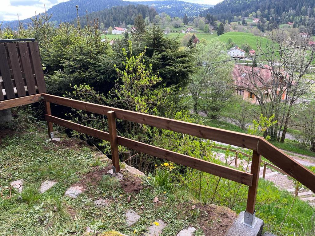 ג'רארדמר Charmant Chalet Cosy & Paisible En Pleine Nature - Refuge Idyllique Pour 5P מראה חיצוני תמונה